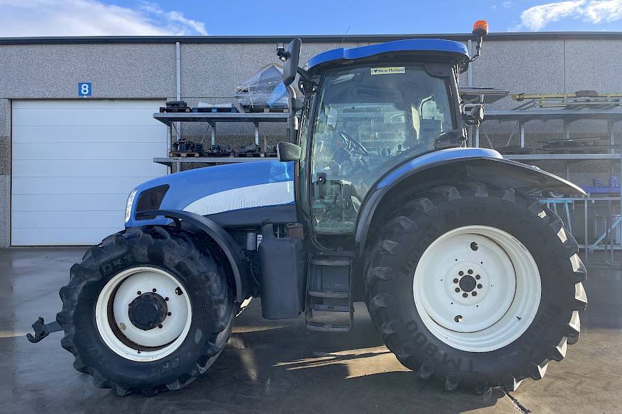 New Holland TS125A - ID027